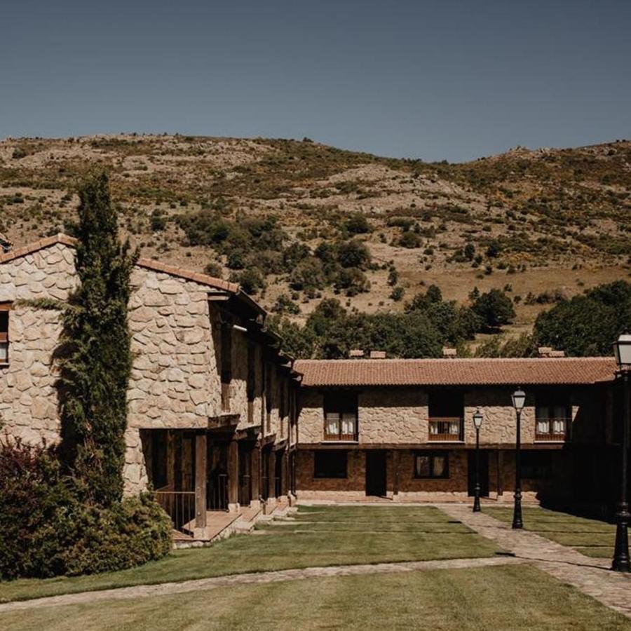 Hotel Ribera Del Corneja Navacepedilla de Corneja Exterior photo